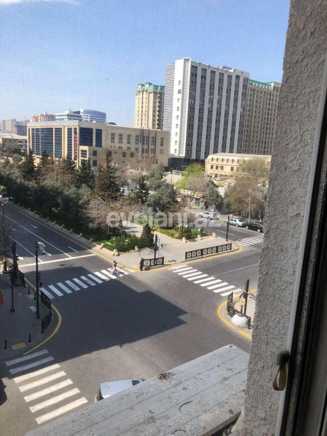 Satılır, köhnə tikili, 3 otaqlı, 110 m², Bakı, Xətai r, Şah İsmayıl Xətai m.