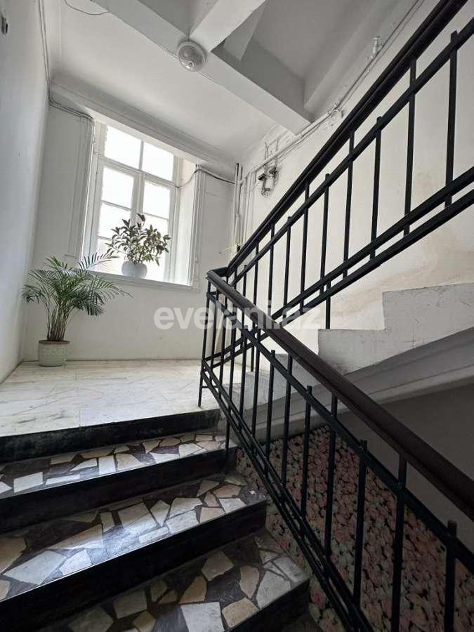 Продаётся, вторичка, 3-комнаты, 80 m², Баку, Сабаильский r, Сахил m.