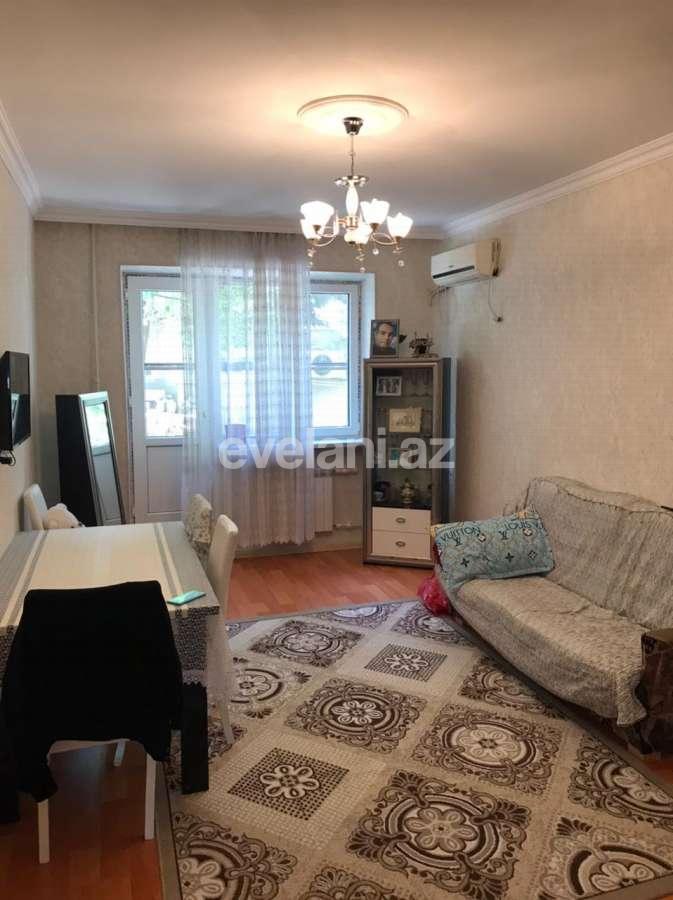 Satılır, köhnə tikili, 3 otaqlı, 75 m², Bakı, Binəqədi r, 7-ci mikrorayon q, Azadlıq prospekti m.