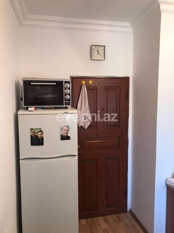 Satılır, köhnə tikili, 3 otaqlı, 75 m², Bakı, Binəqədi r, 7-ci mikrorayon q, Azadlıq prospekti m.