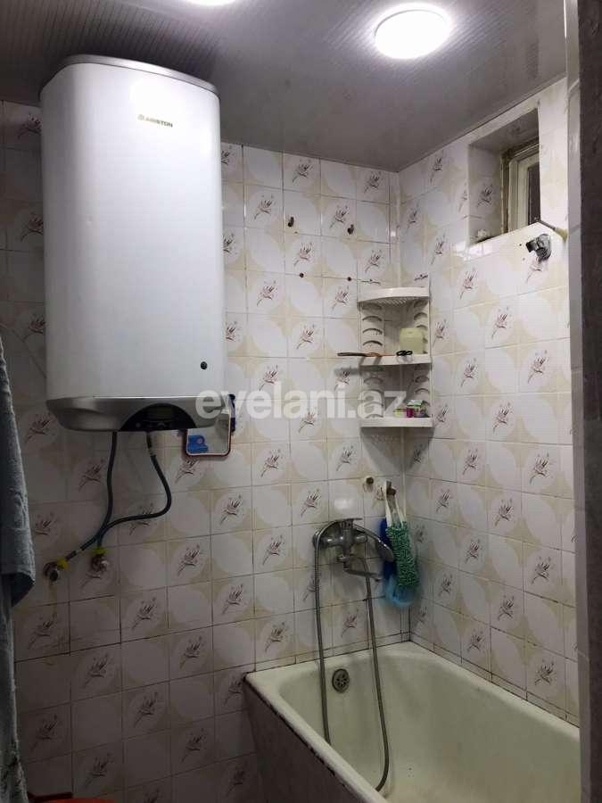 Satılır, köhnə tikili, 3 otaqlı, 75 m², Bakı, Binəqədi r, 7-ci mikrorayon q, Azadlıq prospekti m.