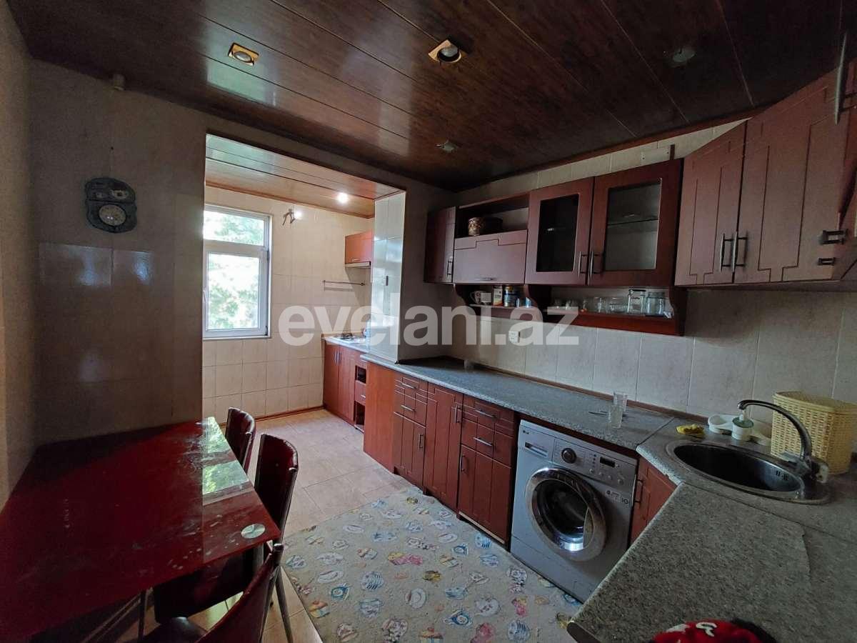 Satılır, köhnə tikili, 4 otaqlı, 105 m², Bakı, Nizami r, Xalqlar Dostluğu m.