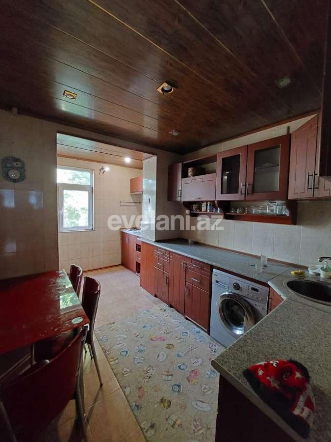 Satılır, köhnə tikili, 4 otaqlı, 105 m², Bakı, Nizami r, Xalqlar Dostluğu m.