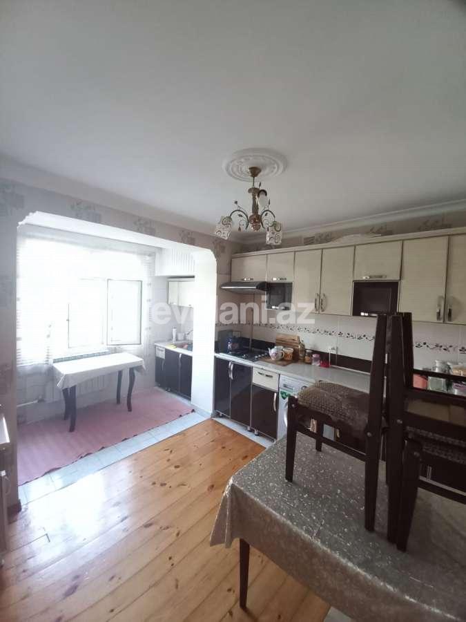Satılır, köhnə tikili, 3 otaqlı, 70 m², Bakı, Xətai r, Əhmədli q, Həzi Aslanov m.