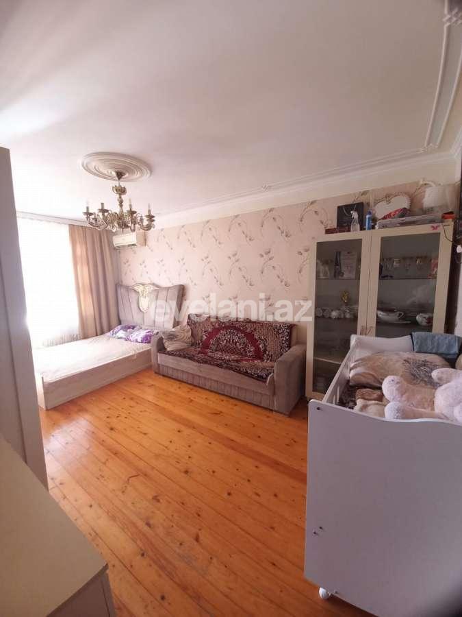 Satılır, köhnə tikili, 3 otaqlı, 70 m², Bakı, Xətai r, Əhmədli q, Həzi Aslanov m.