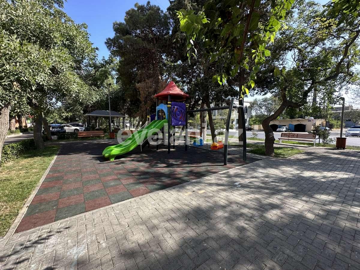 Sale, old building, 1 room, 40 m², Baku, Nizami r, Neftchilar m.