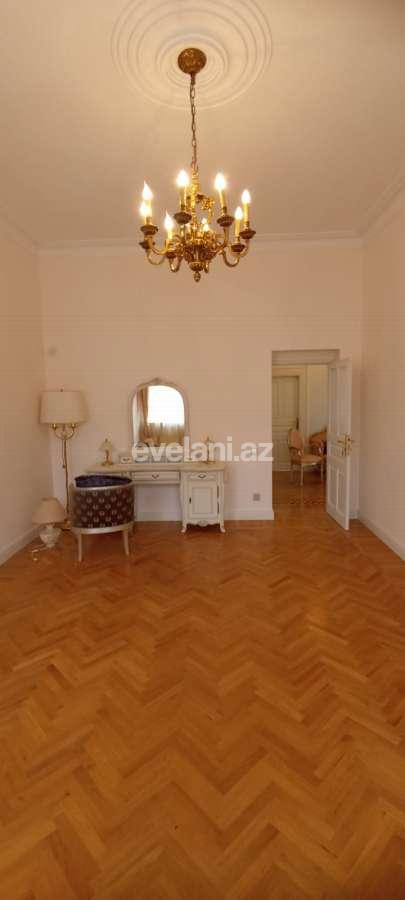 Satılır, həyət evi / bağ, 7 otaqlı, 580 m², Bakı, Nərimanov r, Gənclik m.