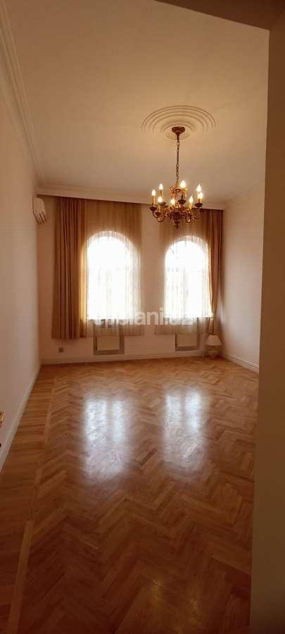 Satılır, həyət evi / bağ, 7 otaqlı, 580 m², Bakı, Nərimanov r, Gənclik m.