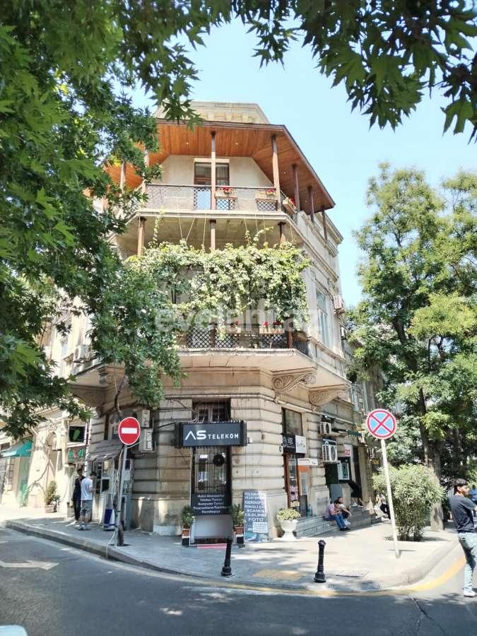 Kirayə verilir, köhnə tikili, 2 otaqlı, 106 m², Bakı, Səbail r, İçəri Şəhər m.