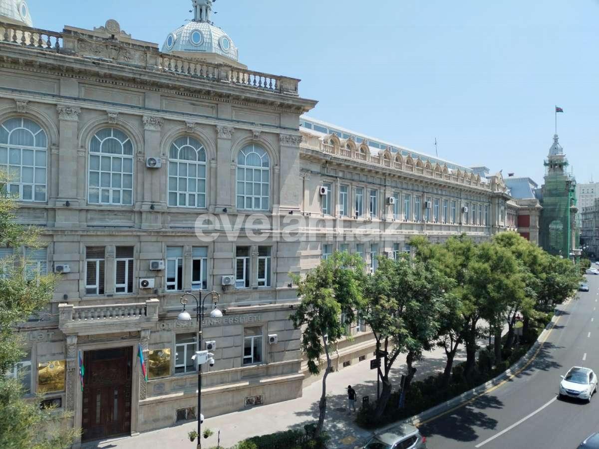 Kirayə verilir, köhnə tikili, 2 otaqlı, 106 m², Bakı, Səbail r, İçəri Şəhər m.