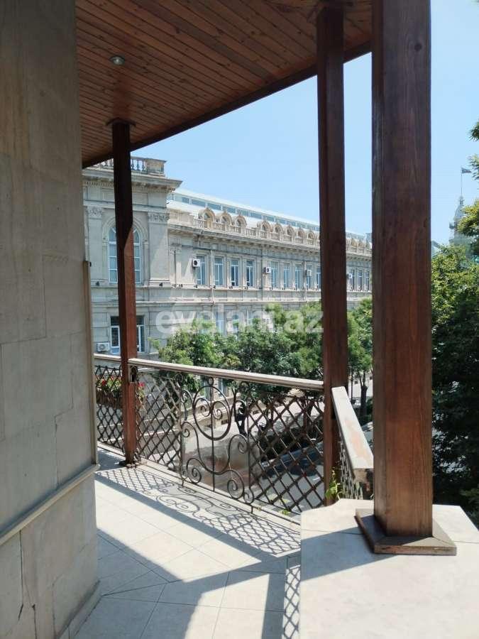 Kirayə verilir, köhnə tikili, 2 otaqlı, 106 m², Bakı, Səbail r, İçəri Şəhər m.