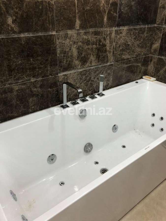 Satılır, həyət evi / bağ, 5 otaqlı, 200 m², Bakı, Abşeron r, Novxanı q.