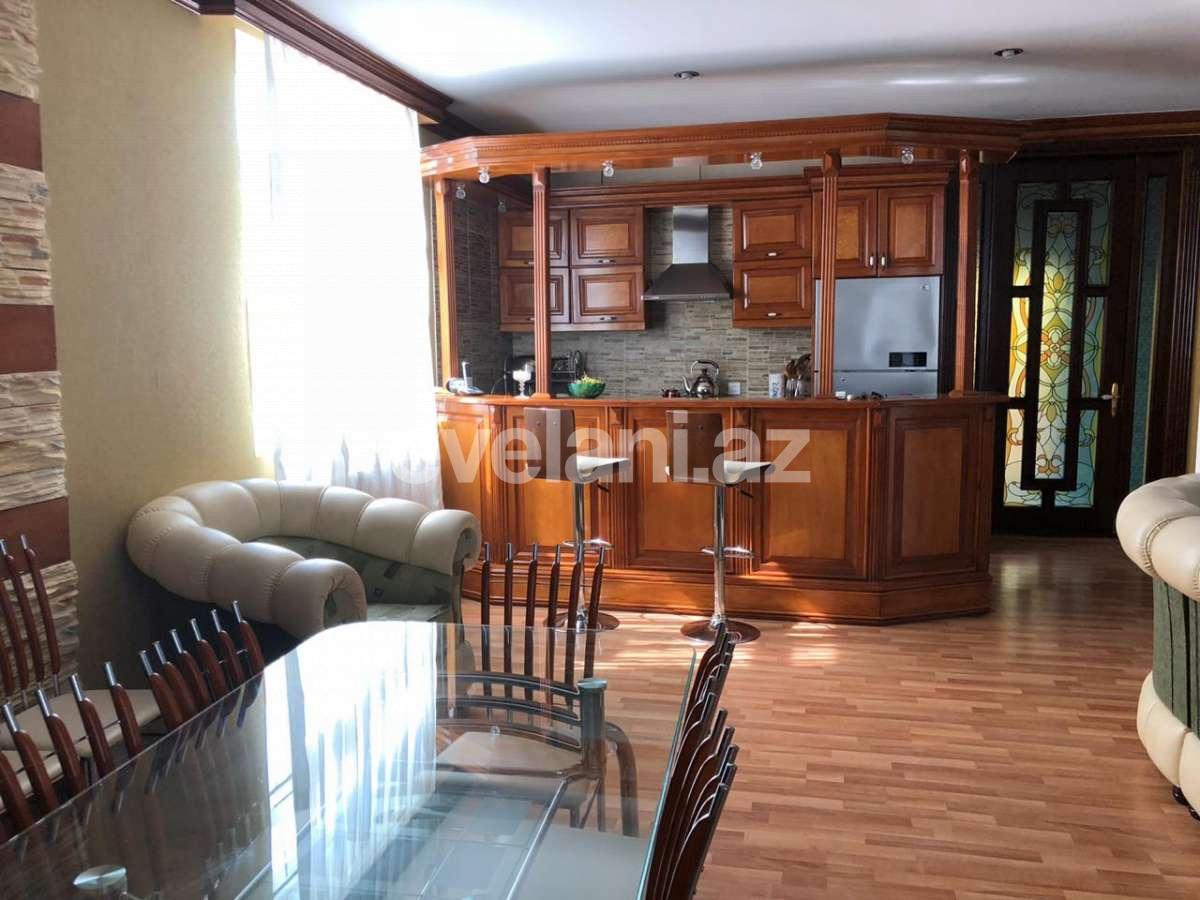 Satılır, həyət evi / bağ, 5 otaqlı, 200 m², Bakı, Abşeron r, Novxanı q.