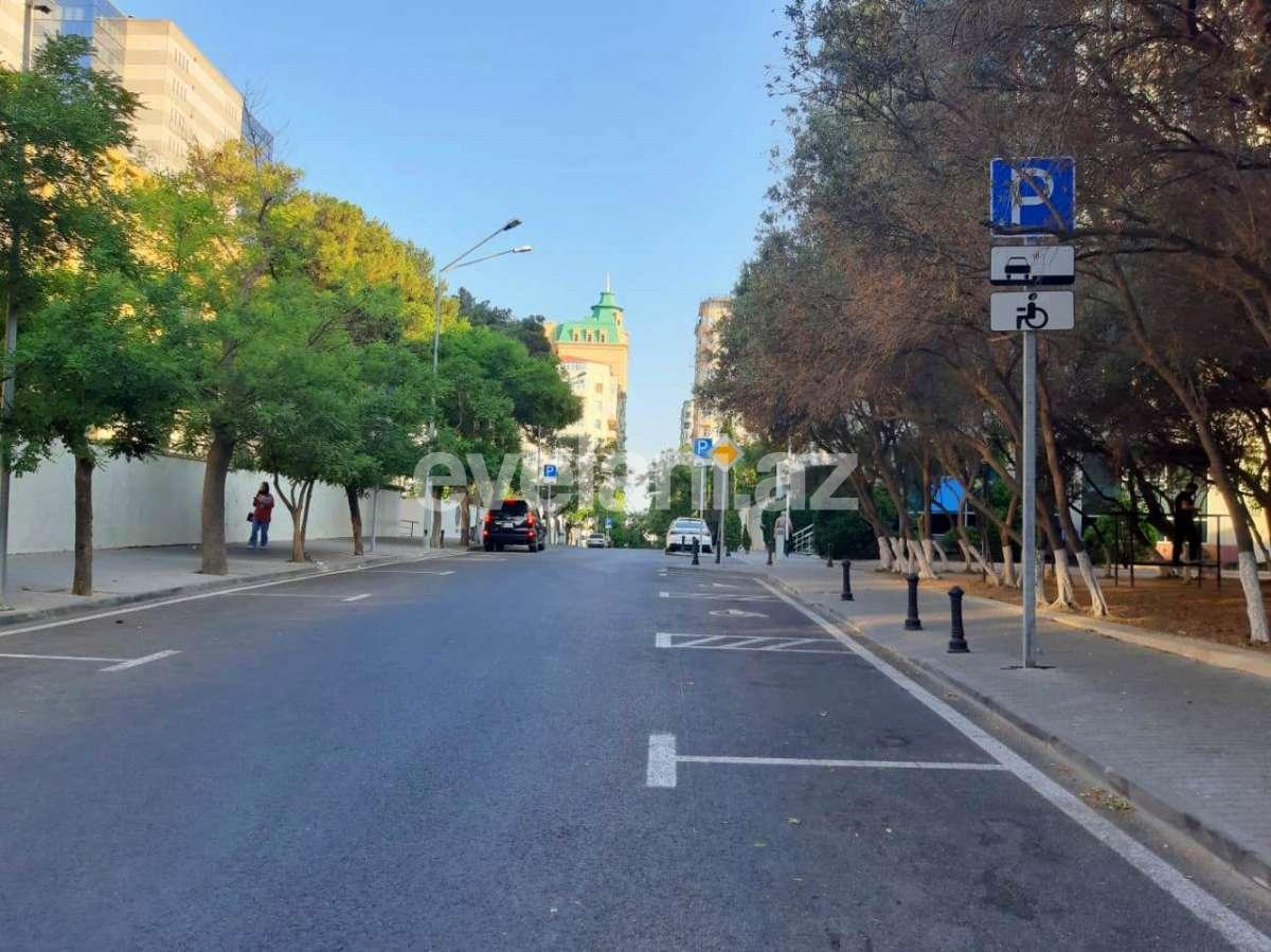 Satılır, köhnə tikili, 2 otaqlı, 65 m², Bakı, Yasamal r, Nizami m.