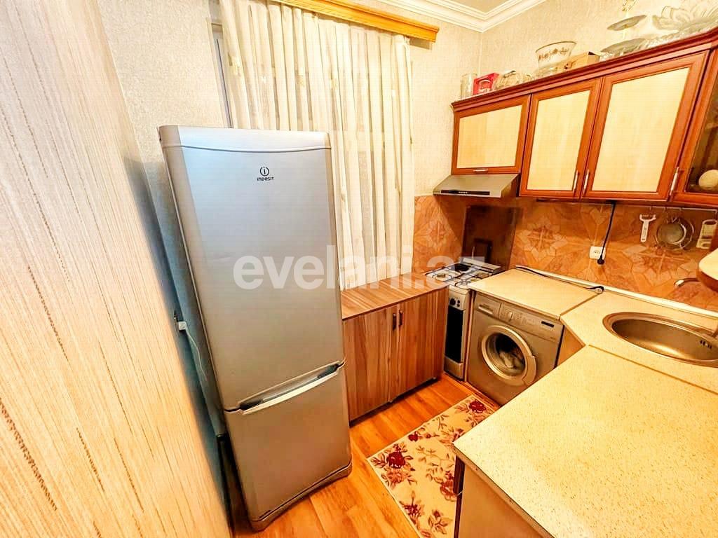 Satılır, köhnə tikili, 2 otaqlı, 55 m², Bakı, Nəsimi r, 4-cü mikrorayon q, Memar Əcəmi m.