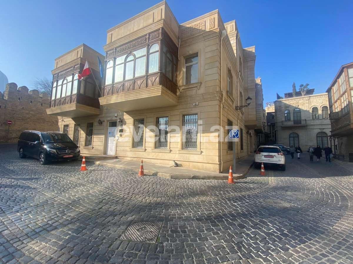 Сдаётся, офис, 2-комнаты, 40 m², Баку, Сабаильский r, Ичери Шехер m.