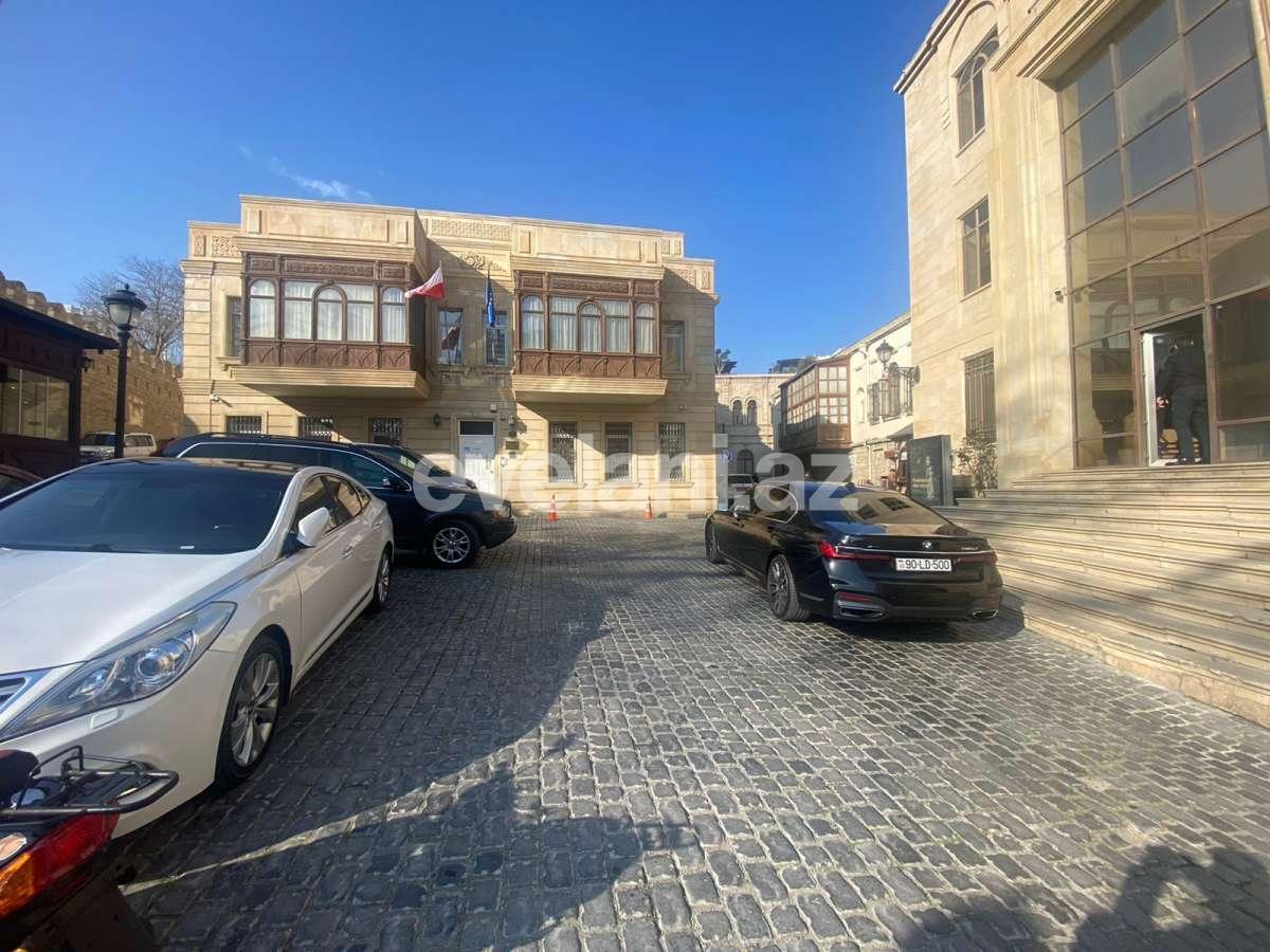 Сдаётся, офис, 2-комнаты, 40 m², Баку, Сабаильский r, Ичери Шехер m.