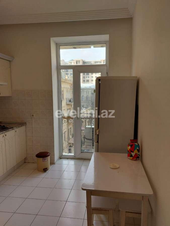 Satılır, köhnə tikili, 2 otaqlı, 55 m², Bakı, Səbail r, Sahil m.