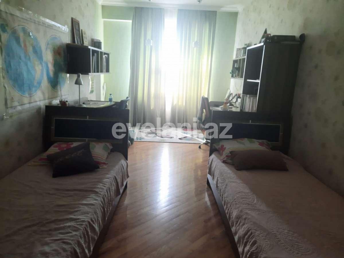 Rent, old building, 3 room, 130 m², Baku, Binagadi r, 9-th microdistrict d.