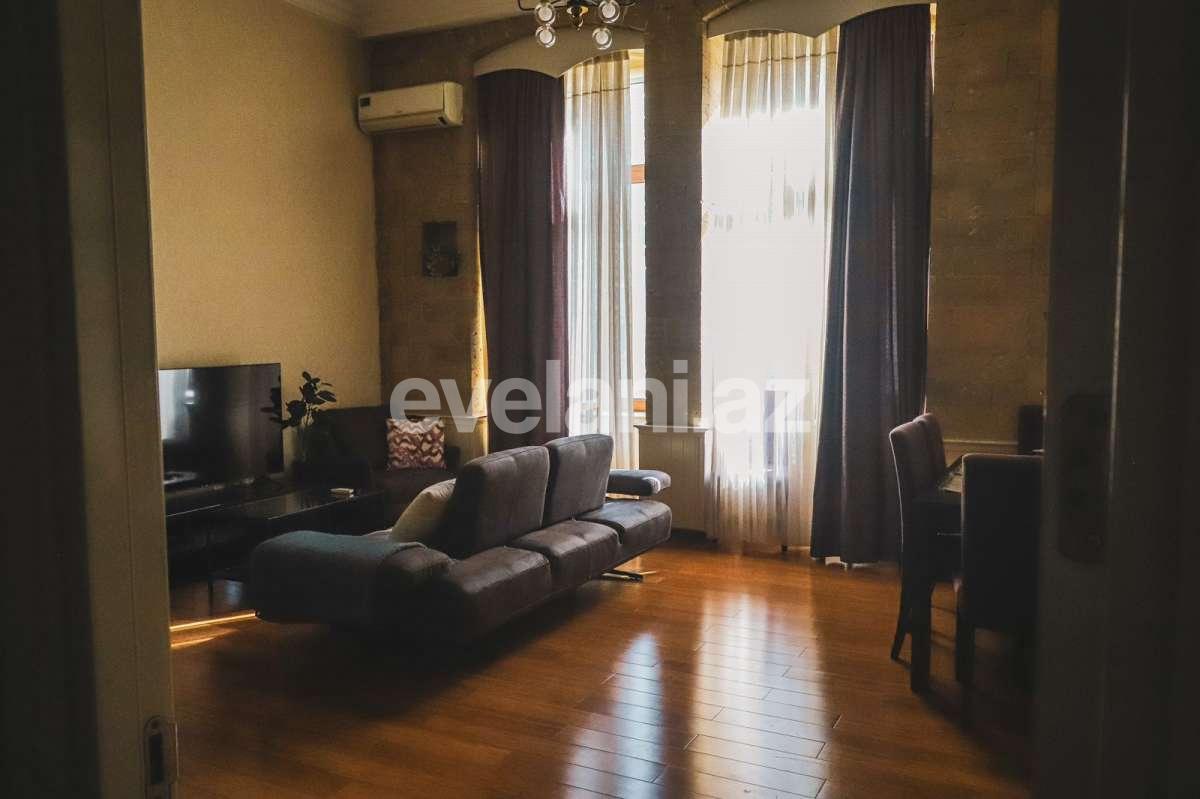 Kirayə verilir, köhnə tikili, 2 otaqlı, 60 m², Bakı, Nəsimi r, 28 may m.