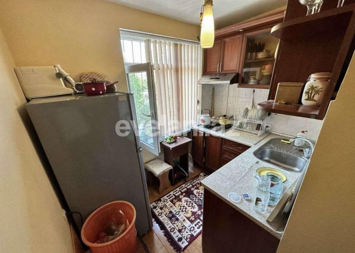 Satılır, köhnə tikili, 2 otaqlı, 50 m², Bakı, Yasamal r, İçəri Şəhər m.