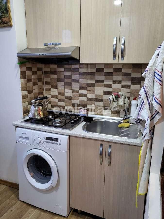 Sale, old building, 3 room, 70 m², Baku, Surakhani r, Gunashli d, Khalglar Doslugu m.