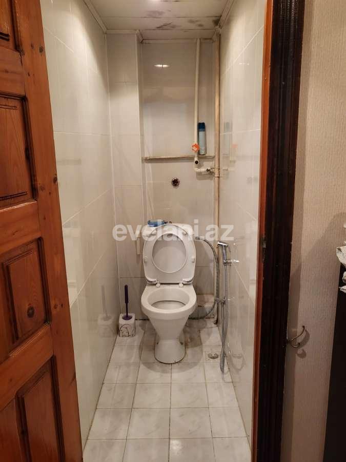 Sale, old building, 3 room, 70 m², Baku, Surakhani r, Gunashli d, Khalglar Doslugu m.