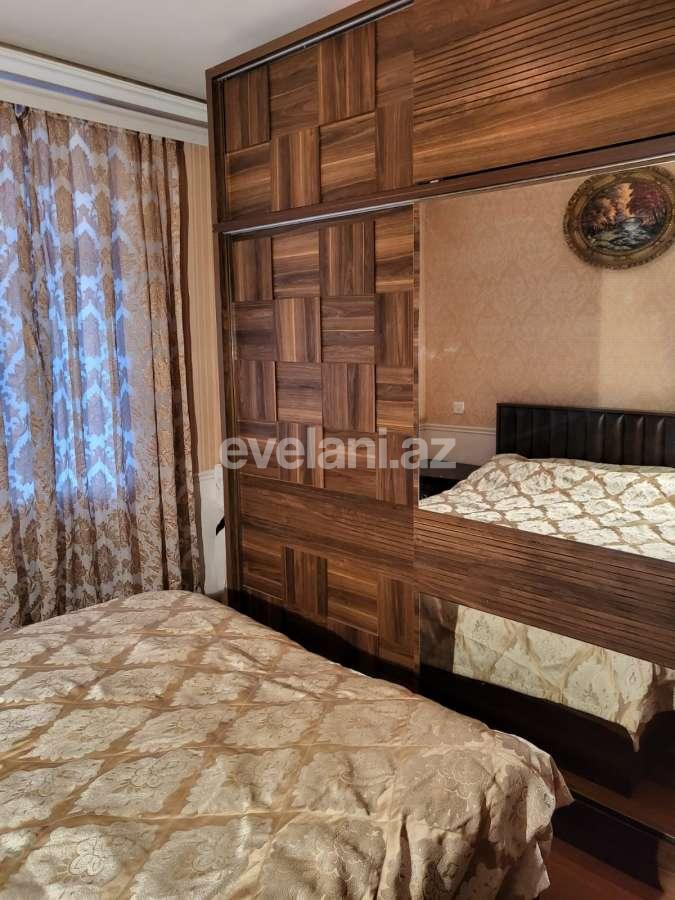 Sale, old building, 3 room, 70 m², Baku, Surakhani r, Gunashli d, Khalglar Doslugu m.