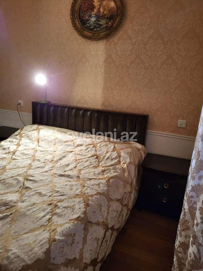 Sale, old building, 3 room, 70 m², Baku, Surakhani r, Gunashli d, Khalglar Doslugu m.