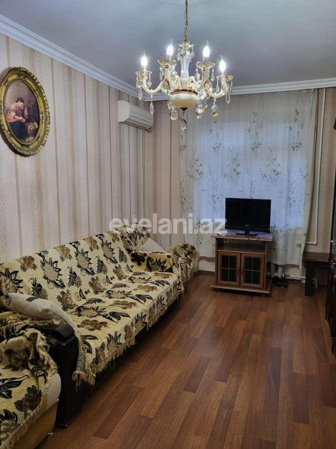 Sale, old building, 3 room, 70 m², Baku, Surakhani r, Gunashli d, Khalglar Doslugu m.