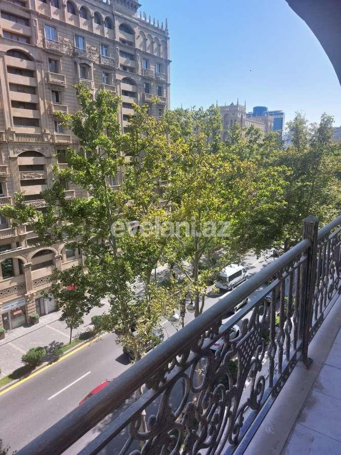 Сдаётся, вторичка, 3-комнаты, 100 m², Баку, Сабаильский r, 28 мая m.