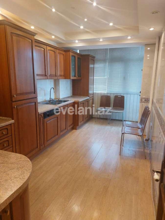 Сдаётся, вторичка, 3-комнаты, 100 m², Баку, Сабаильский r, 28 мая m.