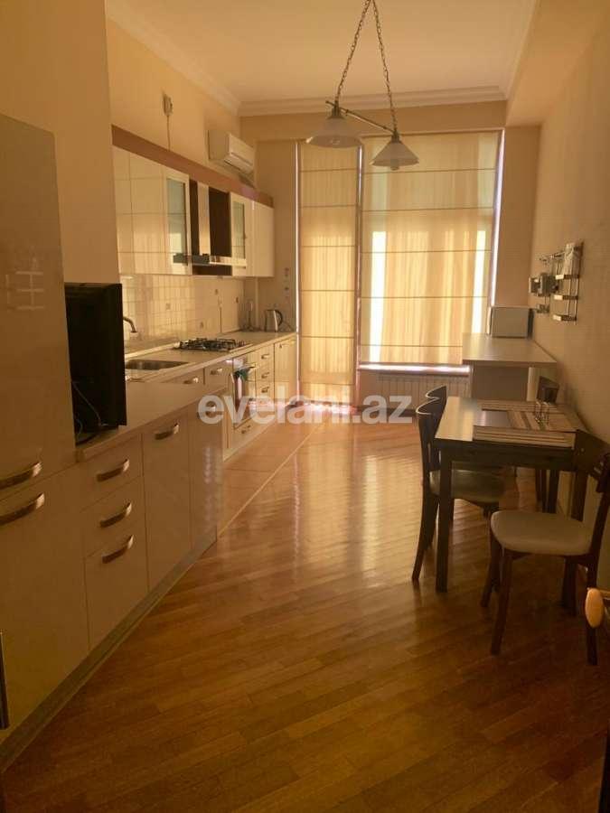 Kirayə verilir, yeni tikili, 3 otaqlı, 170 m², Bakı, Xətai r.