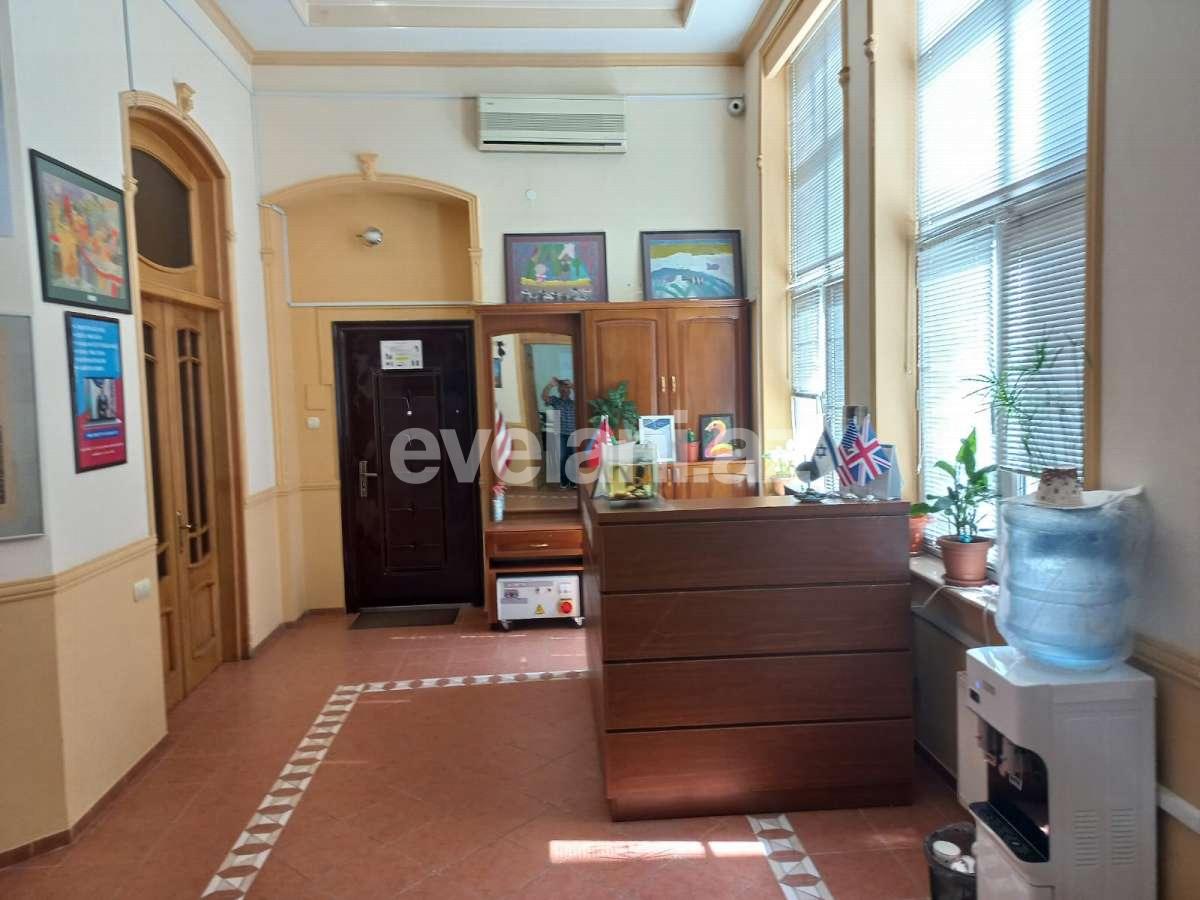 Rent, office, 5 room, 220 m², Baku, Nasimi r, 28 may m.