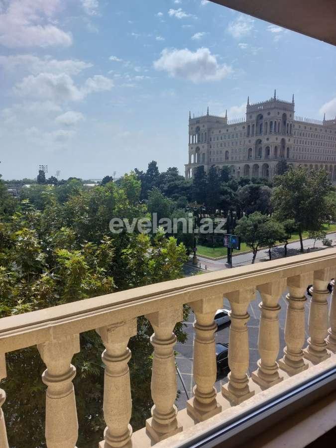 Satılır, köhnə tikili, 3 otaqlı, 100 m², Bakı, Səbail r.