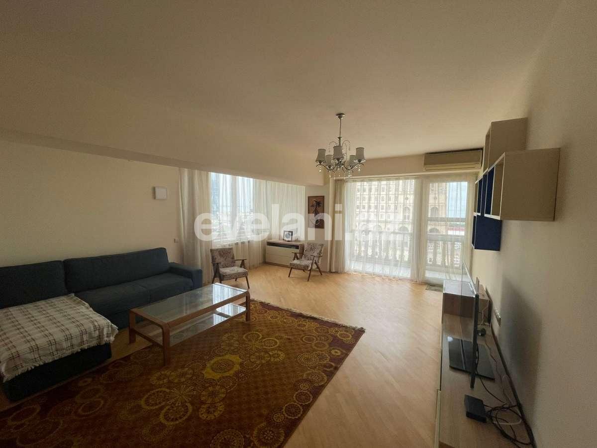 Rent, old building, 2 room, 60 m², Baku, Sabail r.