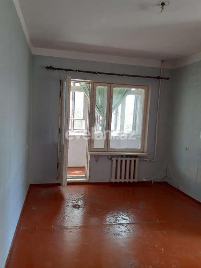Satılır, köhnə tikili, 1 otaqlı, 45 m², Bakı, Binəqədi r, 8-ci mikrorayon q, Azadlıq prospekti m.