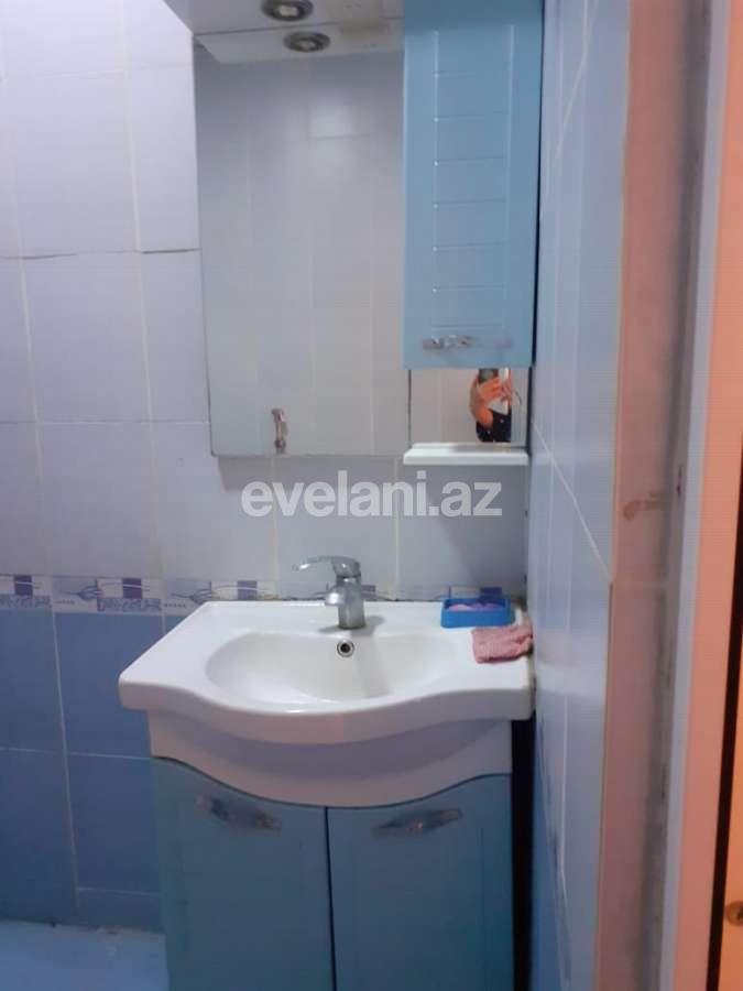 Satılır, köhnə tikili, 1 otaqlı, 45 m², Bakı, Binəqədi r, 8-ci mikrorayon q, Azadlıq prospekti m.