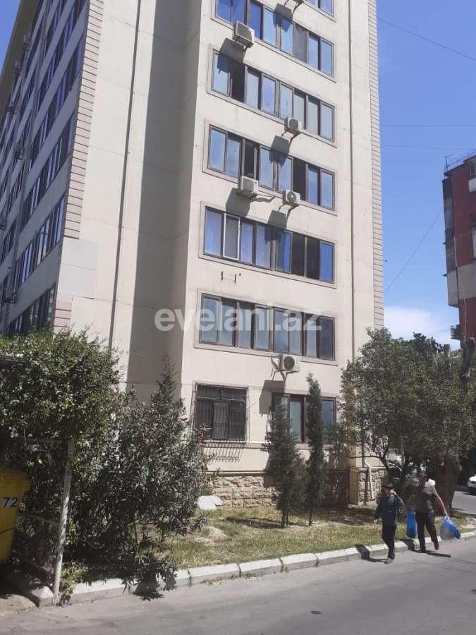 Satılır, köhnə tikili, 1 otaqlı, 45 m², Bakı, Binəqədi r, 8-ci mikrorayon q, Azadlıq prospekti m.