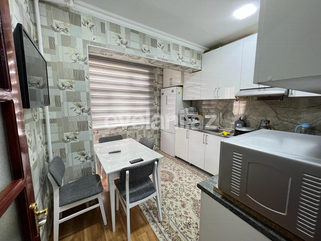 Sale, old building, 3 room, 75 m², Baku, Surakhani r, Yeni Guneshli d, Khalglar Doslugu m.