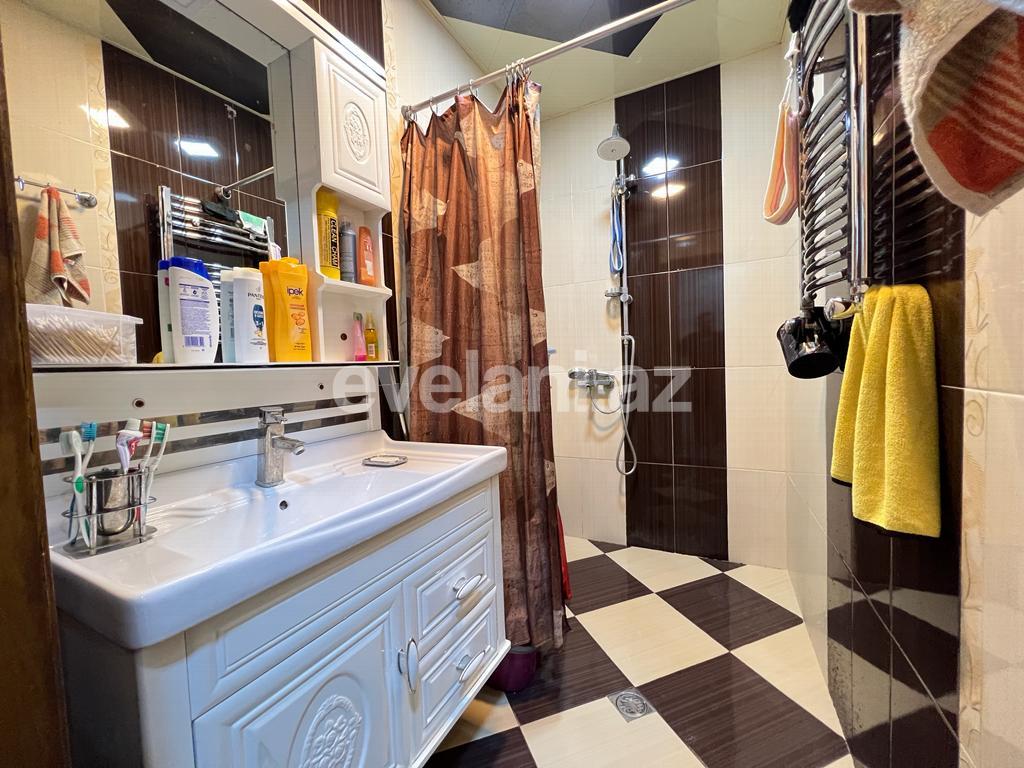 Sale, old building, 3 room, 75 m², Baku, Surakhani r, Yeni Guneshli d, Khalglar Doslugu m.