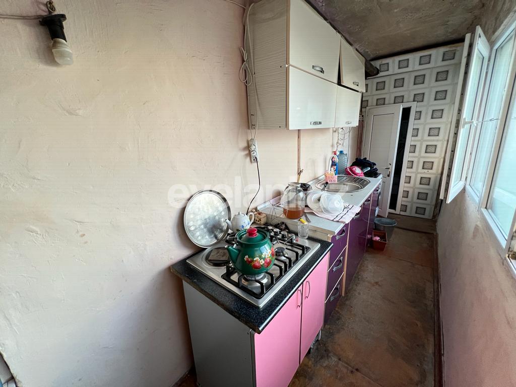 Satılır, köhnə tikili, 5 otaqlı, 90 m², Bakı, Suraxanı r, Yeni Günəşli q, Xalqlar Dostluğu m.