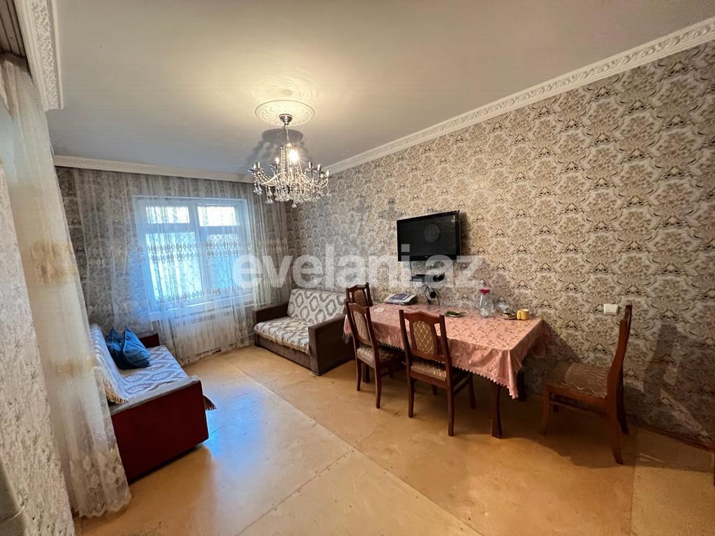 Satılır, köhnə tikili, 5 otaqlı, 90 m², Bakı, Suraxanı r, Yeni Günəşli q, Xalqlar Dostluğu m.