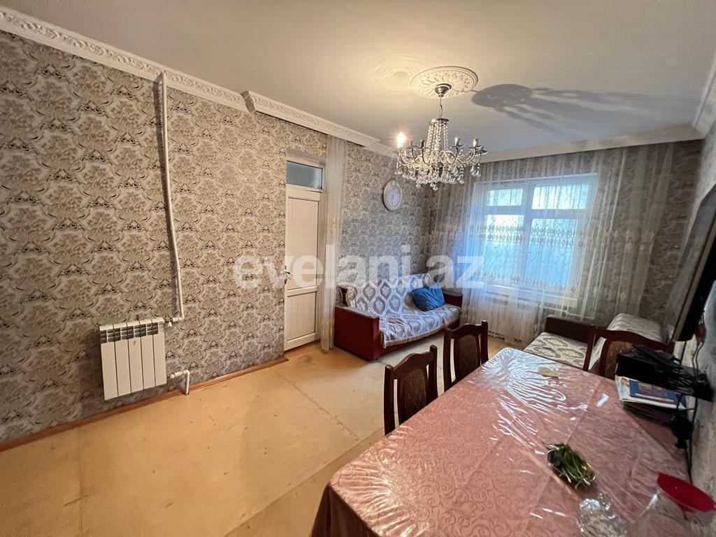 Satılır, köhnə tikili, 5 otaqlı, 90 m², Bakı, Suraxanı r, Yeni Günəşli q, Xalqlar Dostluğu m.