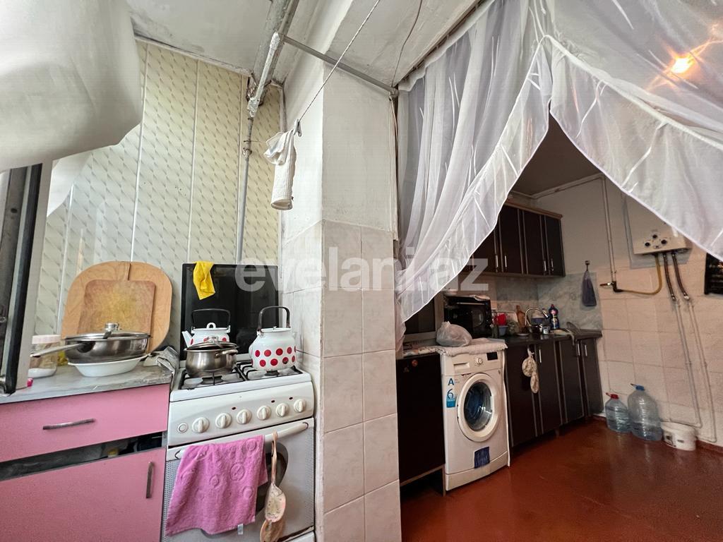 Satılır, köhnə tikili, 5 otaqlı, 90 m², Bakı, Suraxanı r, Yeni Günəşli q, Xalqlar Dostluğu m.