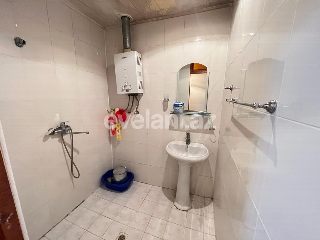 Satılır, köhnə tikili, 5 otaqlı, 90 m², Bakı, Suraxanı r, Yeni Günəşli q, Xalqlar Dostluğu m.