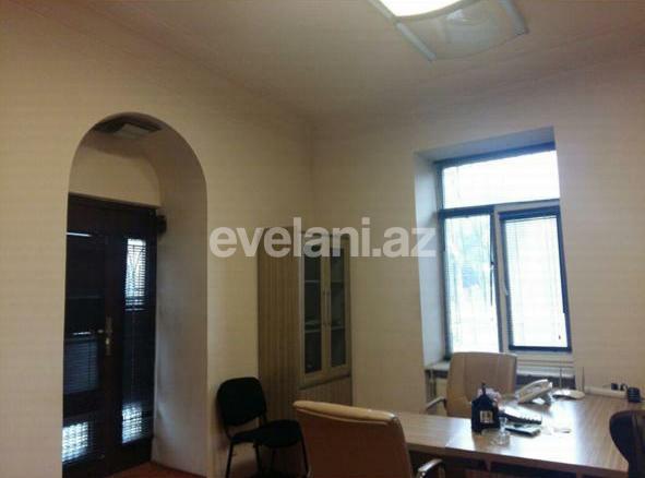 Kirayə verilir, həyət evi / bağ, 7 otaqlı, 350 m², Bakı, Səbail r, Badamdar q.
