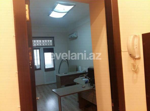 Kirayə verilir, həyət evi / bağ, 7 otaqlı, 350 m², Bakı, Səbail r, Badamdar q.