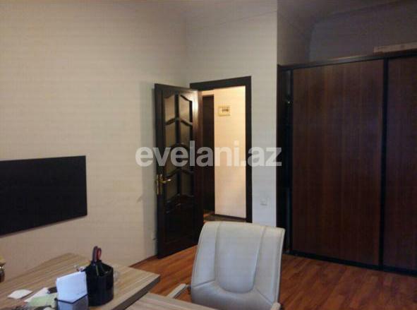 Kirayə verilir, həyət evi / bağ, 7 otaqlı, 350 m², Bakı, Səbail r, Badamdar q.