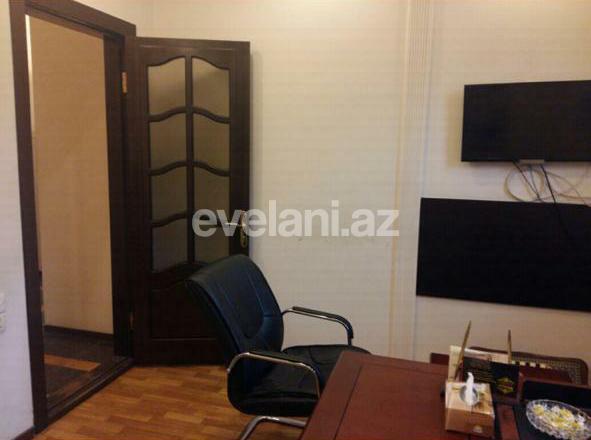 Kirayə verilir, həyət evi / bağ, 7 otaqlı, 350 m², Bakı, Səbail r, Badamdar q.